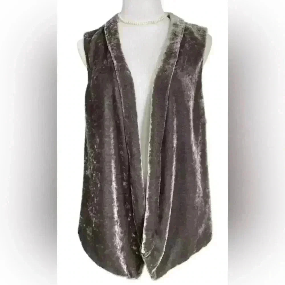 J Jill Vest